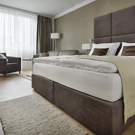 Apollo 4* Bratislava