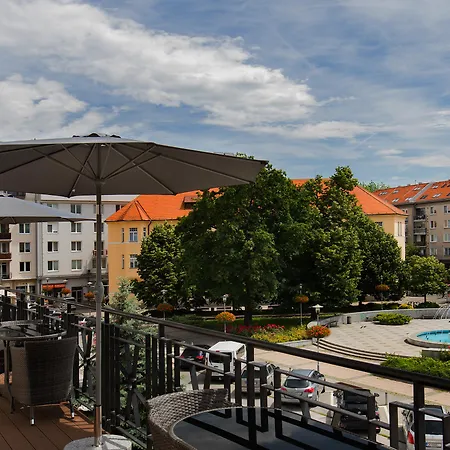 Apollo Hotel