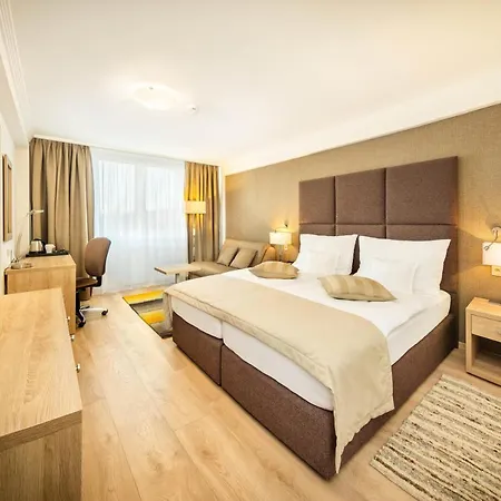 Apollo Hotel 4*