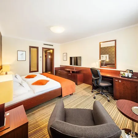 Apollo Hotel 4*