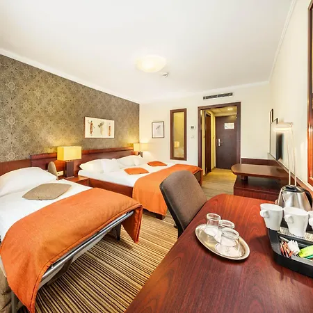 Apollo 4* Bratislava