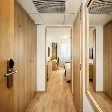 Apollo Hotel 4*