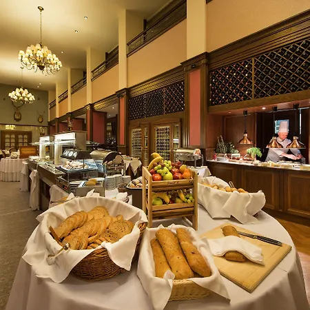 Apollo Hotel 4*
