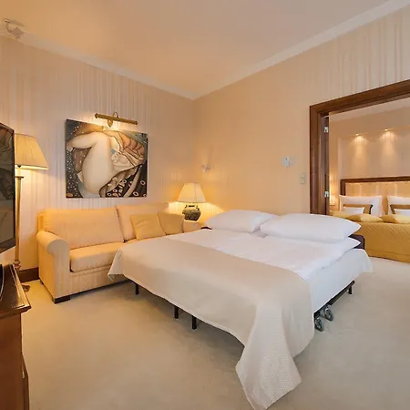 Apollo 4* Bratislava