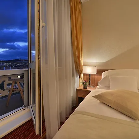 Hotel Apollo