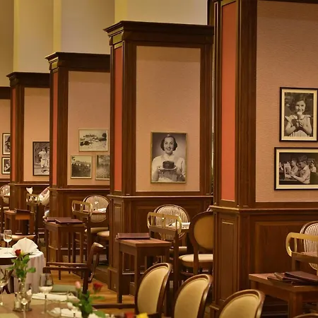 Hotel Apollo 4*