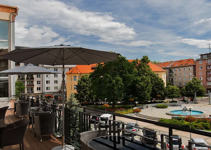 Apollo 4* Bratysława