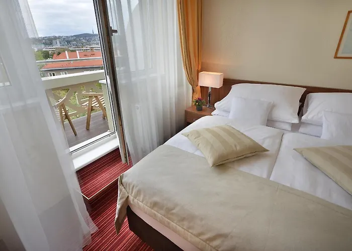 Apollo 4* Bratislava