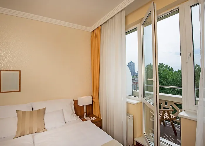 Apollo Братислава