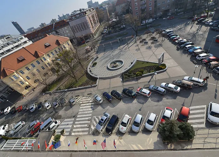 Apollo 4* Братислава