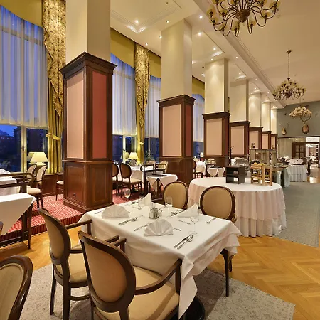 Apollo Hotel 4*