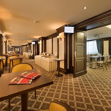 Apollo Hotel